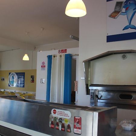 Camping Delfino Hotel Albenga Bagian luar foto