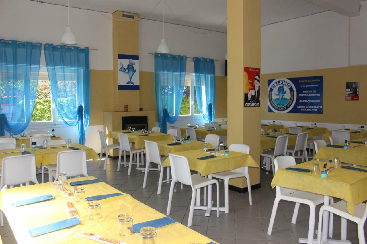 Camping Delfino Hotel Albenga Bagian luar foto